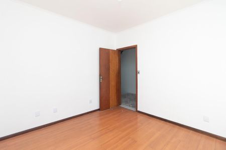 Casa à venda com 182m², 3 quartos e 4 vagas Casa à venda com 182m², 3 quartos e 4 vagasQuarto 2