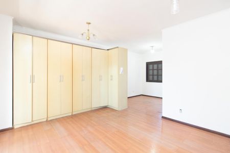 Casa à venda com 182m², 3 quartos e 4 vagas Casa à venda com 182m², 3 quartos e 4 vagasQuarto 3