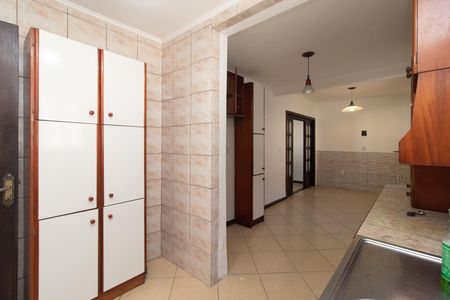 Casa à venda com 182m², 3 quartos e 4 vagas Casa à venda com 182m², 3 quartos e 4 vagasCozinha