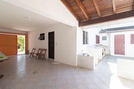 Casa à venda com 182m², 3 quartos e 4 vagas Casa à venda com 182m², 3 quartos e 4 vagasGaragem