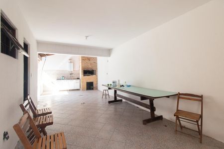 Casa à venda com 182m², 3 quartos e 4 vagas Casa à venda com 182m², 3 quartos e 4 vagasCozinha