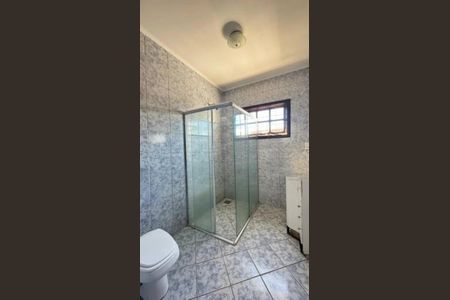 Casa à venda com 182m², 3 quartos e 4 vagas Casa à venda com 182m², 3 quartos e 4 vagasBanheiro 2