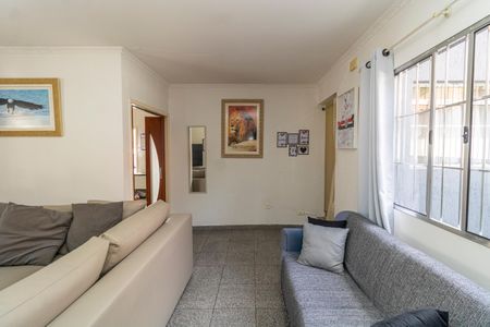 Casa à venda com 200m², 3 quartos e 4 vagasSala