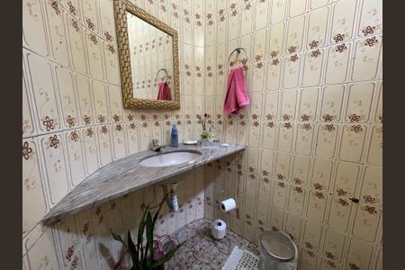 Casa para alugar com 230m², 3 quartos e 4 vagasBanheiro 2