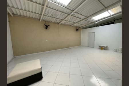 Casa para alugar com 230m², 3 quartos e 4 vagasQuintal