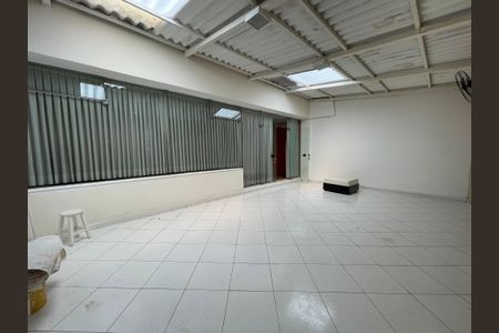 Casa para alugar com 230m², 3 quartos e 4 vagasQuintal