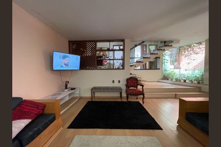 Casa para alugar com 230m², 3 quartos e 4 vagasSala de TV