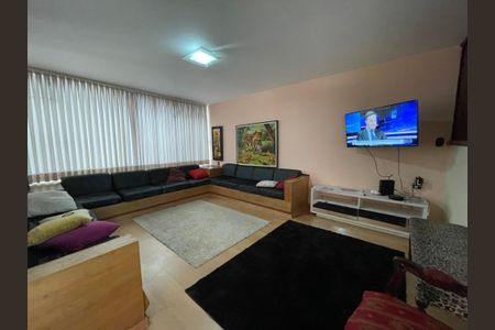 Casa para alugar com 230m², 3 quartos e 4 vagasSala de TV