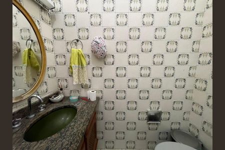 Casa para alugar com 230m², 3 quartos e 4 vagasBanheiro 1