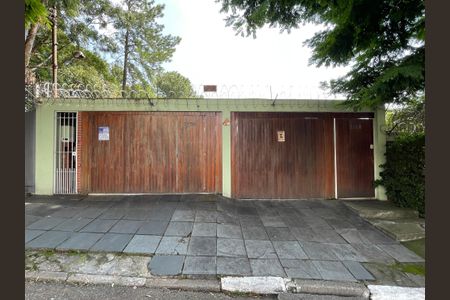 Casa para alugar com 230m², 3 quartos e 4 vagasFachada