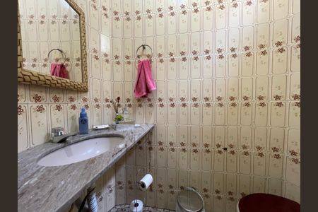 Casa para alugar com 230m², 3 quartos e 4 vagasBanheiro 2