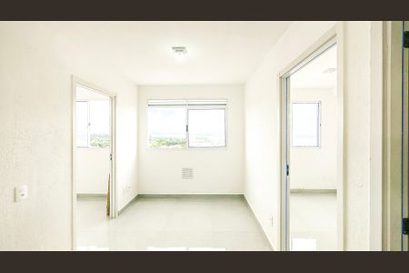 Sala de apartamento para alugar com 2 quartos, 31m² em Veleiros, São Paulo