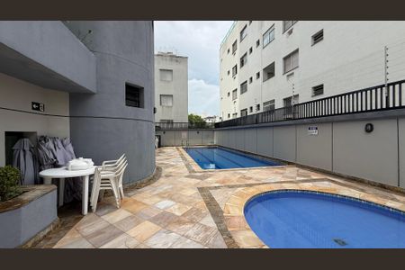 Apartamento para alugar com 100m², 2 quartos e 1 vaga Apartamento para alugar com 100m², 2 quartos e 1 vagaÁrea comum - Piscina