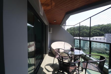 Apartamento para alugar com 100m², 2 quartos e 1 vagaVaranda