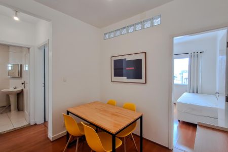 Sala de apartamento para alugar com 2 quartos, 57m² em Liberdade, São Paulo