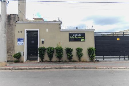 Casa de condomínio para alugar com 80m², 2 quartos e 1 vagaFachada