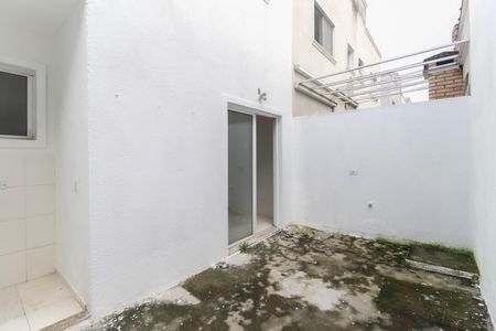 Casa de condomínio para alugar com 80m², 2 quartos e 1 vagaQuintal