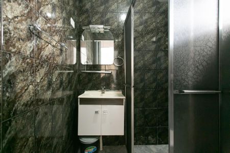 Apartamento para alugar com 56m², 2 quartos e 1 vaga Apartamento para alugar com 56m², 2 quartos e 1 vagaBanheiro