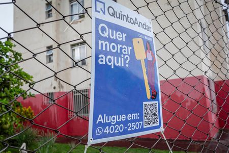 Apartamento para alugar com 47m², 2 quartos e 1 vaga Apartamento para alugar com 47m², 2 quartos e 1 vagaFachada