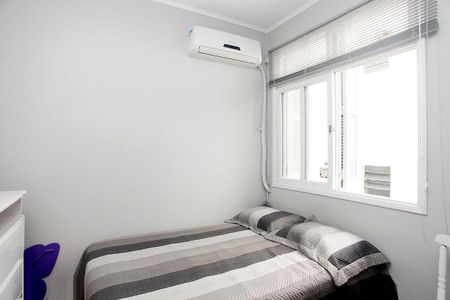 Quarto 2 de apartamento à venda com 2 quartos, 107m² em Santana, Porto Alegre