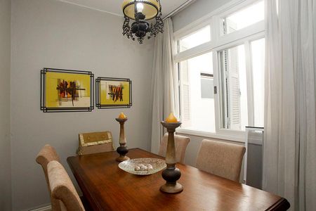Sala de apartamento à venda com 2 quartos, 107m² em Santana, Porto Alegre