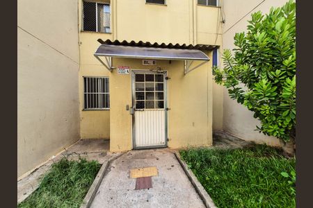 Hall de entrada de apartamento para alugar com 2 quartos, 45m² em Vila Abaete, Campinas