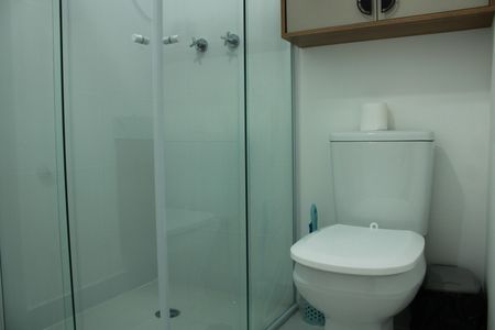 Banheiro de kitnet/studio para alugar com 1 quarto, 21m² em Ipiranga, São Paulo