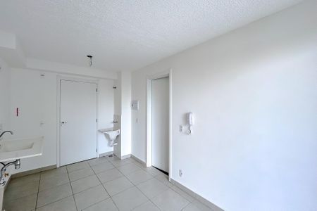 Sala de apartamento para alugar com 1 quarto, 28m² em Guaiauna, São Paulo