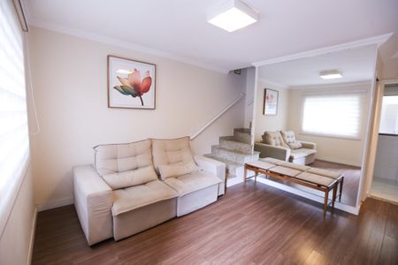 Sala de casa para alugar com 2 quartos, 71m² em Vila Clarice, São Paulo