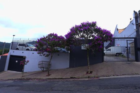 Casa de condomínio para alugar com 71m², 2 quartos e 2 vagasFachada e portaria