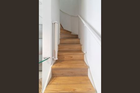 Apartamento à venda com 50m², 1 quarto e 1 vagaEscada