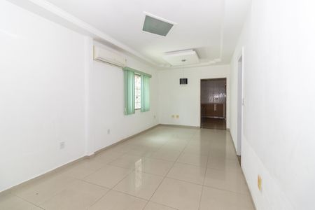 Sala de casa para alugar com 3 quartos, 120m² em Bangu, Rio de Janeiro