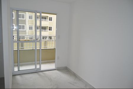 Apartamento para alugar com 2 quartos, 40m² em Del Castilho, Rio de Janeiro