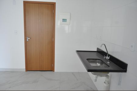 Apartamento para alugar com 2 quartos, 40m² em Del Castilho, Rio de Janeiro