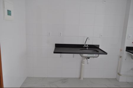 Apartamento para alugar com 2 quartos, 40m² em Del Castilho, Rio de Janeiro