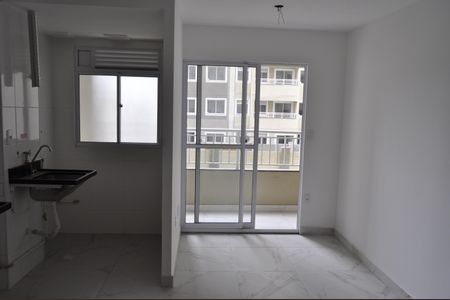 Apartamento para alugar com 2 quartos, 40m² em Del Castilho, Rio de Janeiro