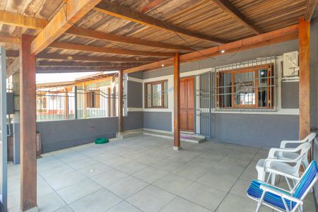 Fachada de casa à venda com 2 quartos, 120m² em São José, Canoas