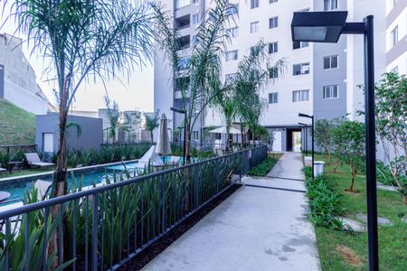 Apartamento para alugar com 34m², 2 quartos e sem vaga Apartamento para alugar com 34m², 2 quartos e sem vagaÁrea comum - Piscina