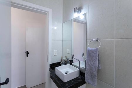 Apartamento à venda com 127m², 3 quartos e 2 vagas Apartamento à venda com 127m², 3 quartos e 2 vagasBanheiro social 1
