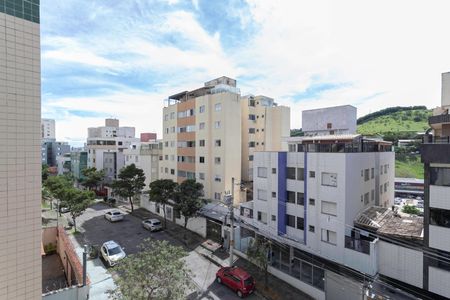 Apartamento à venda com 127m², 3 quartos e 2 vagas Apartamento à venda com 127m², 3 quartos e 2 vagasCobertura - Vista