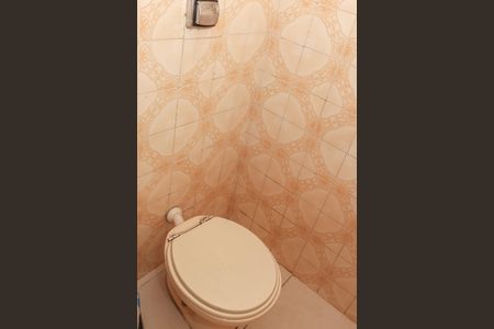 Casa à venda com 300m², 4 quartos e 2 vagas Casa à venda com 300m², 4 quartos e 2 vagasBanheiro de serviço