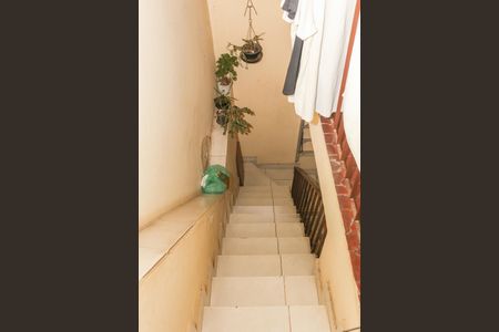 Casa à venda com 300m², 4 quartos e 2 vagas Casa à venda com 300m², 4 quartos e 2 vagasEscada do Quintal