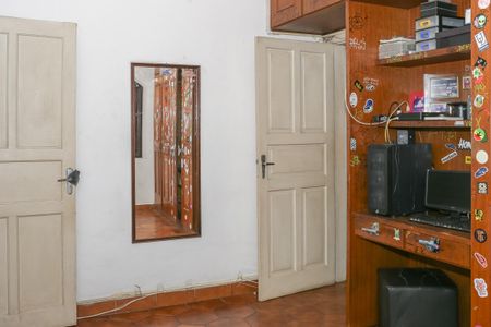 Casa à venda com 300m², 4 quartos e 2 vagas Casa à venda com 300m², 4 quartos e 2 vagasQuarto 2
