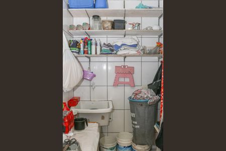 Casa à venda com 300m², 4 quartos e 2 vagas Casa à venda com 300m², 4 quartos e 2 vagasÁrea de Serviço