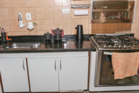 Casa à venda com 300m², 4 quartos e 2 vagas Casa à venda com 300m², 4 quartos e 2 vagasCozinha