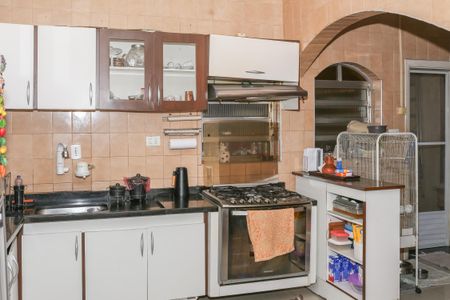 Casa à venda com 300m², 4 quartos e 2 vagas Casa à venda com 300m², 4 quartos e 2 vagasCozinha