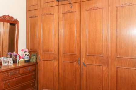 Casa à venda com 300m², 4 quartos e 2 vagas Casa à venda com 300m², 4 quartos e 2 vagasSuíte