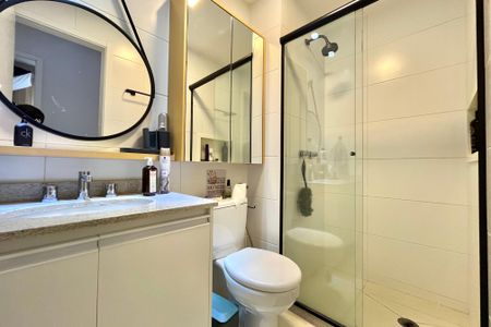 Apartamento para alugar com 63m², 2 quartos e 1 vaga Apartamento para alugar com 63m², 2 quartos e 1 vagaBanheiro Corredor