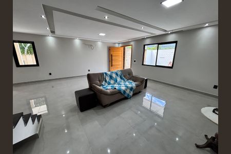 Casa de condomínio à venda com 232m², 4 quartos e 1 vaga Casa de condomínio à venda com 232m², 4 quartos e 1 vagaSala