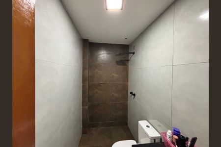 Casa de condomínio à venda com 232m², 4 quartos e 1 vaga Casa de condomínio à venda com 232m², 4 quartos e 1 vagaBanheiro do Quarto 1